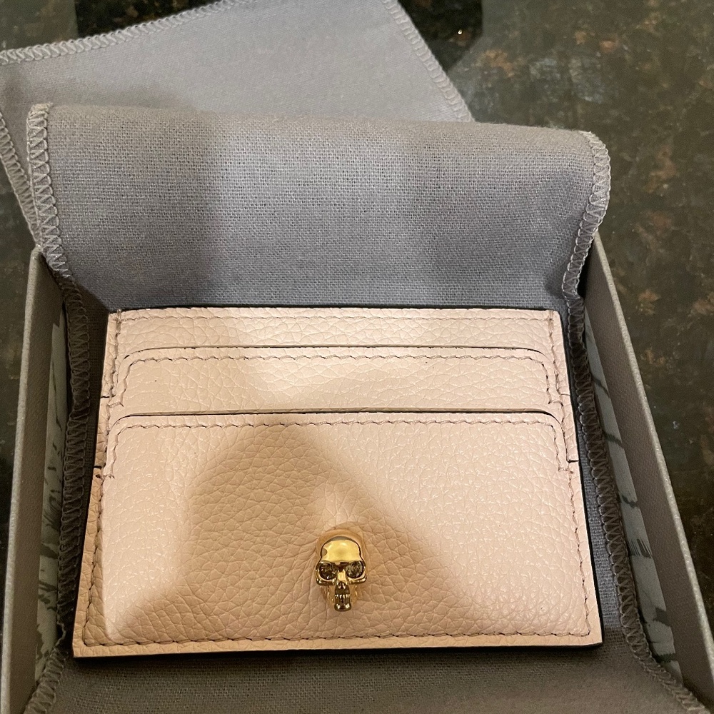 NWT ALEXANDER MCQUEEN CARD HOLDER